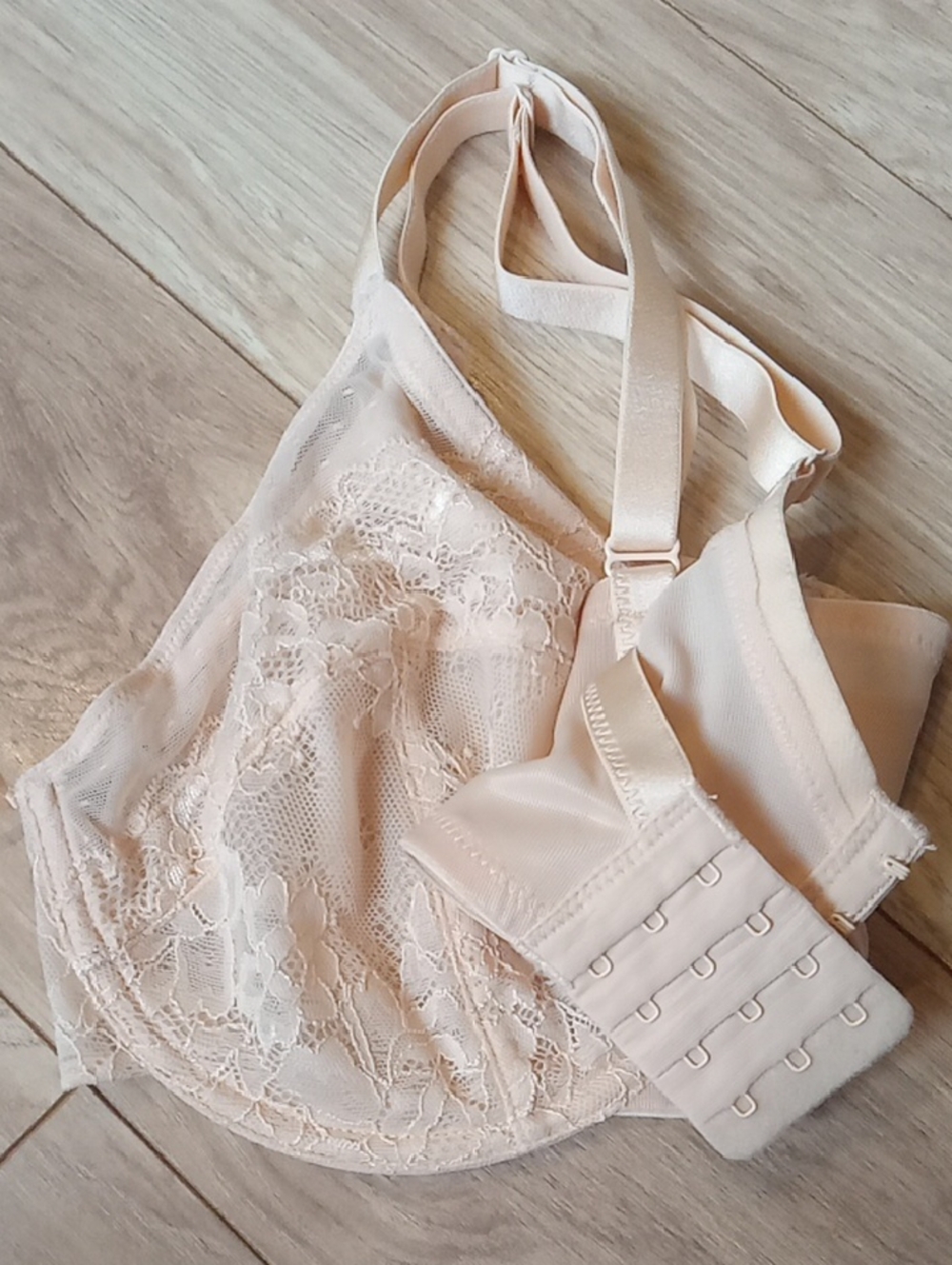 Lace Bra 36DDD NWOT